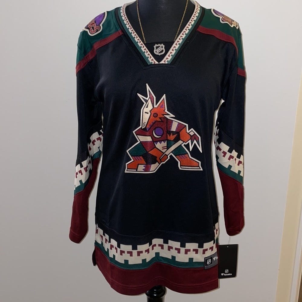 NWT Fanatics NHL Arizona Coyotes Hockey Jersey size - M